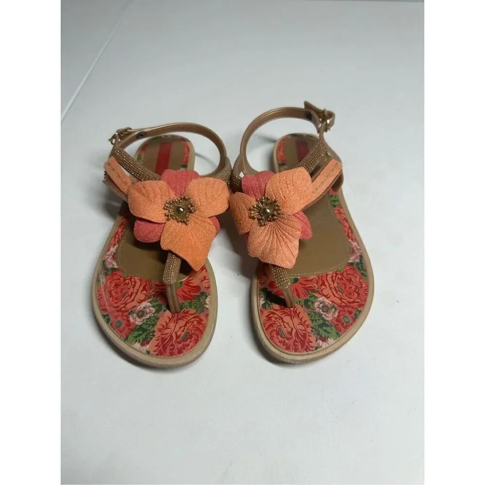 Grendha Ivete Sangalo Girls Plastic Sandals Flower Trim Size 2 Beige